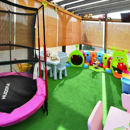 Homes Close To The Beach, Air Conditioning Poland